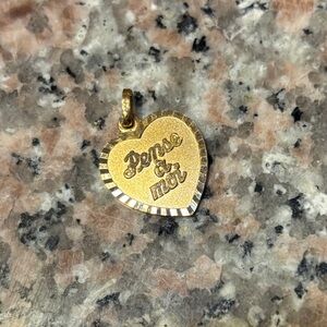 Gold Heart Pendant 18kt 1.6grams